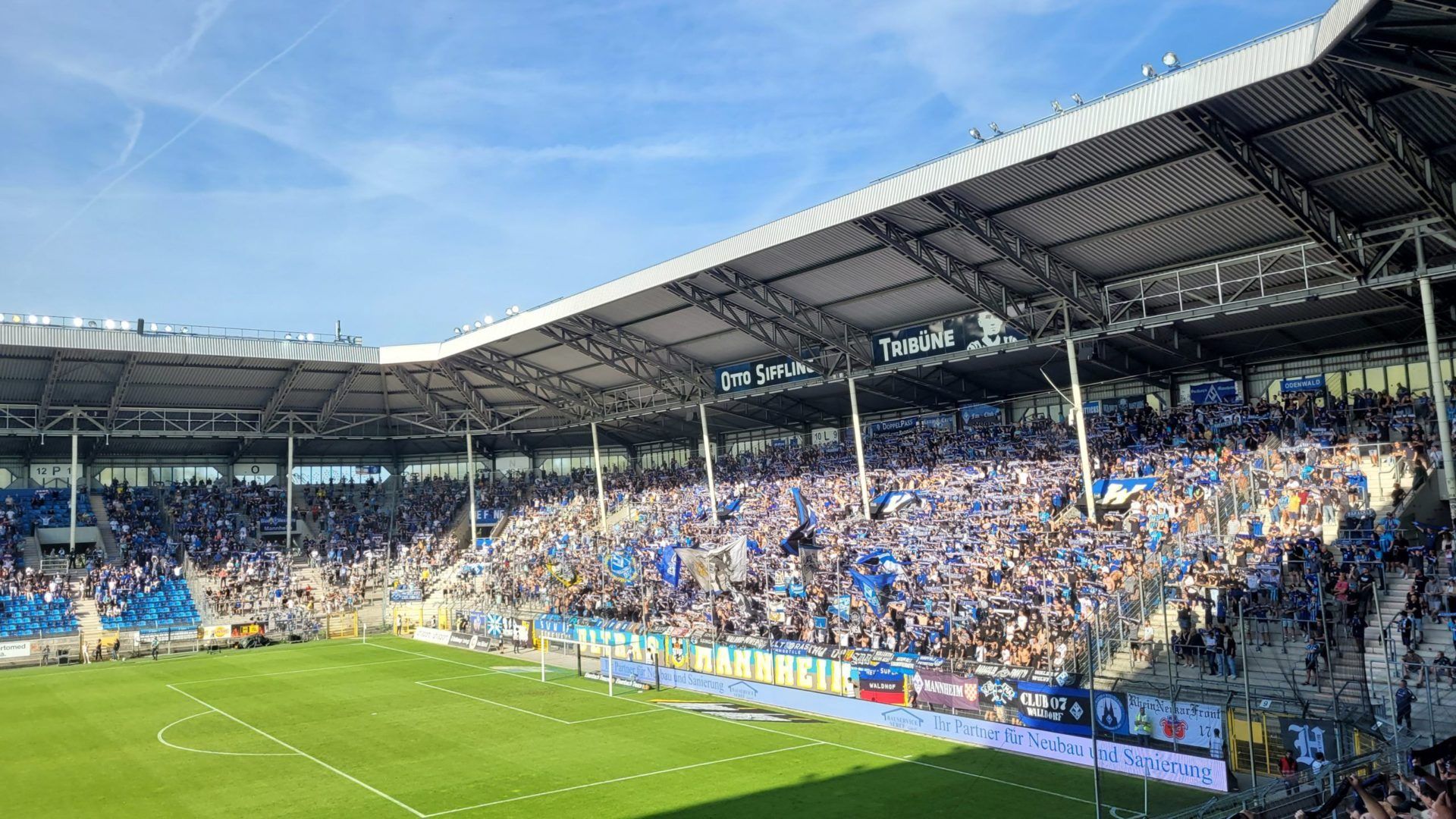 Otto-Siffling-Tribüne beim Spiel SV Waldhof Mannheim 07 gegen SSV Ulm 1846 Fussball